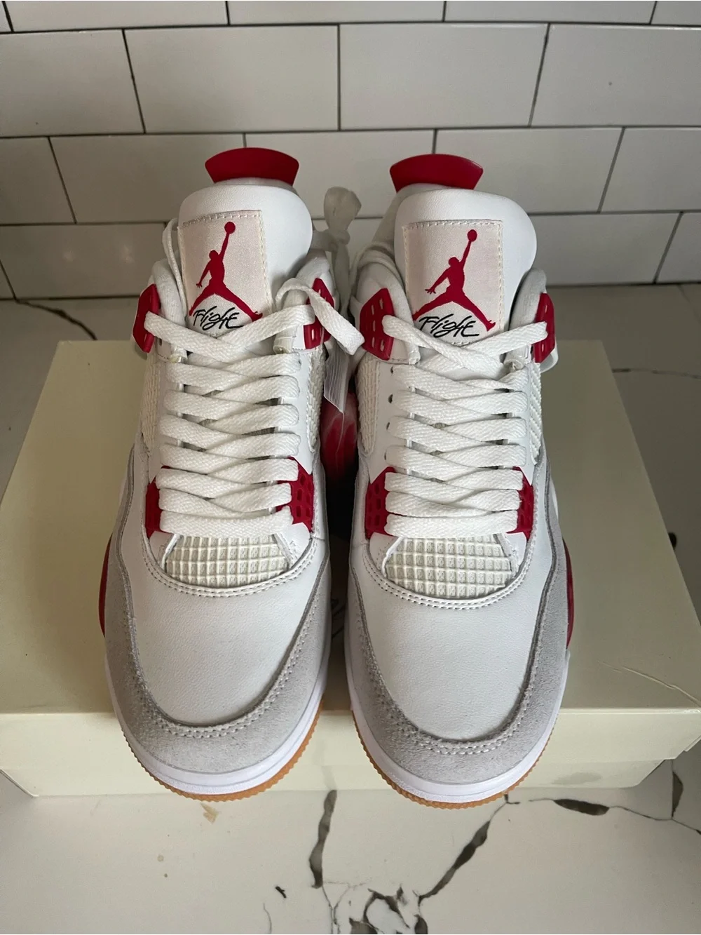 Men’s Retro 4 SB Varsity Red Size 7.5.